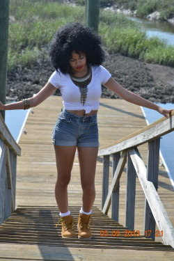 blackfashion:  Leona, 20, South Carolina tropicbombshell.tumblr.com