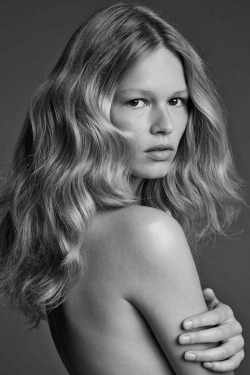 senyahearts:Anna Ewers for Vogue Germany, March 2015Photographed