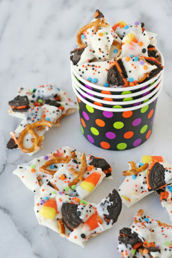 mindf4ll:  plasmatics-life:  Halloween Candy Bark | (by Glorioustreats.com)