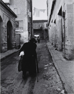 liquidnight:  Micha Bar-Am  Yom Kippur, Meah Sheaarim, 1967 [via