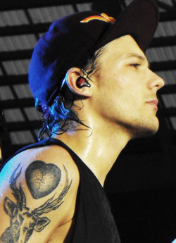 slutzouis:  06/07 