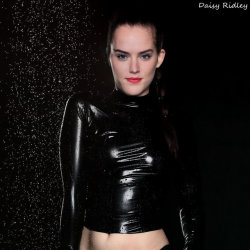 celebsinlatex:  Diasy in latexhttps://ruberboy28.deviantart.com/art/Daisy-Ridley-latex-fake-2-721963314