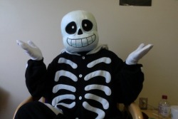 spooklydigg:  so I heard something about Sans in a skeleton kigu