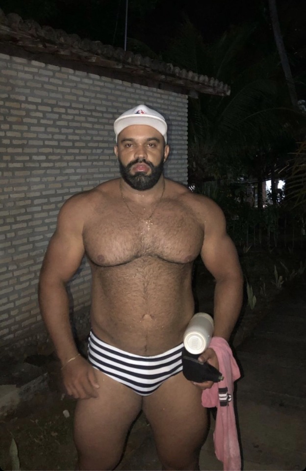 macho-xavier-xxx: