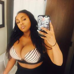 swagking115:  girlsandlandscape:  Layton Benton  Chocolate sunday