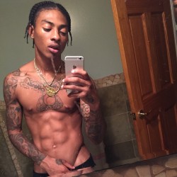 sexy4lifebaby:  essfitcee:His “V” has always been my fav