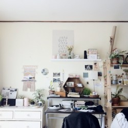 flourishtodecay:  minutie:  my bedroom is usually a perfect balance