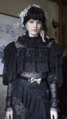 lesliaisonsdemarieantoinette:Backstage Rodarte fall 2017 Paris