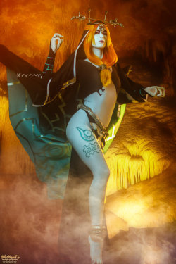 hotcosplaychicks:Midna by Torremitsu  Follow us on Twitter -