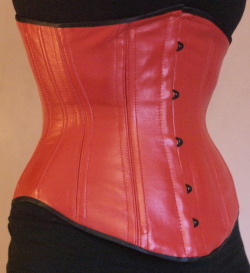 thelittlebluegem:  Red Leather Underbust with Black Metal This