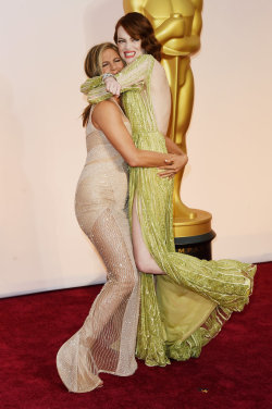 gasstation:Jennifer Aniston & Emma Stone - 2015 Oscars