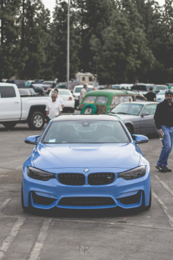 photoautos:Yas Marina Blue