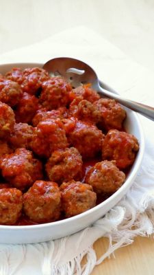 craving-nomz:Pressure Cooker Meatballs in Tomato Sauce