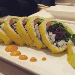Vegan “sushi” in old town… 😍🌳☕️
