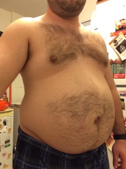 bigdrmr:  Chubby in the kitchen