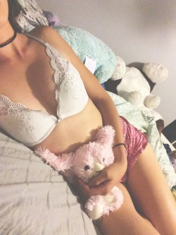 littleqsoddities:  I’ve got cramps but it’s okay. Fluffers