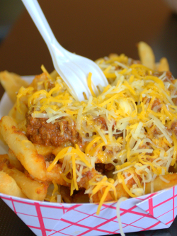 verticalfood:  Chili Cheese Fries @ Heavenly  Dog (by Rodney