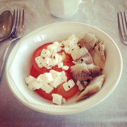 Traditional #Iceland #breakfast fare: tomato slices covered in