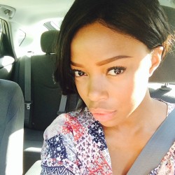 brownglucose:  securelyinsecure: Jill Marie Jones, Selfie Queen