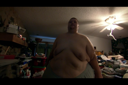 growingbig:  fatchasin:  fatmalefantasy:  James - My 600 Pound Life Part 2   Sexy  Wish it was my life  I’ve never been so turned on by back rolls… Any body else feel the need to go rescue this guy from that broken down apartment and bring