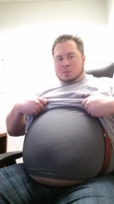 growingmygut:  eightbyte:  Tummy Tuesday  im not sure how i missed