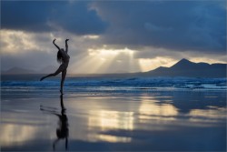 shared500pxfavs:  Sun Dance by zurmuehle, http://500px.com/photo/91722397