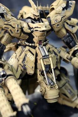 mechaddiction:  P-Team’s Custom [MG Sazabi Ver.Ka + HGUC Kshatriya]: