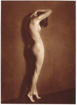 palomamia:  1920 vintage russian female nude model Hess  
