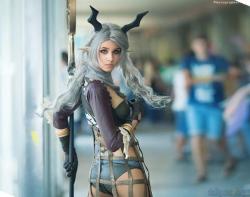 kamikame-cosplay:  Anna Lehtinen as Castanic Priest from TERA