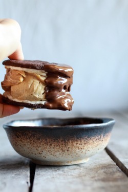sweetoothgirl:  Chocolate Dipped Homemade Peanut Butter Oreo