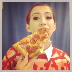 #pizzaselfie #pizzasweater #pizzaistruelove #boyhair #secretcosplay #setlife #hashtag