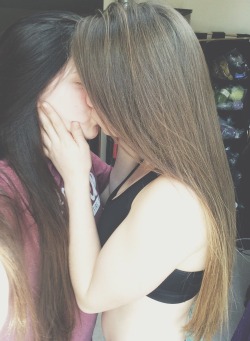 lesbians-eh:  vansandfemales:  my favourite girl 💞 lesbians-eh