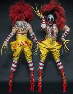 sixpenceee:  A twisted Ronald McDonald Halloween costume 