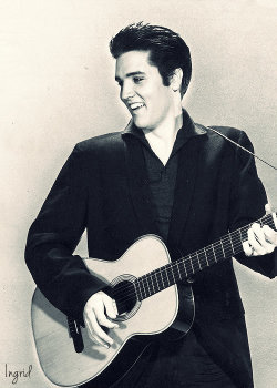 if-i-can-dream-of-elvis:  Elvis Presley ❤