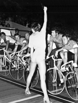 Gunner signals the start for the skoll 6-day event at Wembley