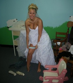 Thankful for hot brides getting naked while the camera is out.