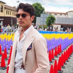 serafinesilk:  That’s Pitti color!  Elegance with a touch of