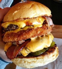 let-the-baking-begin:  yummyfoooooood:  Bacon Cheeseburger with