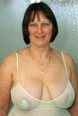 thegrannydaddy:  i want to make sweet love to her, beautiful!