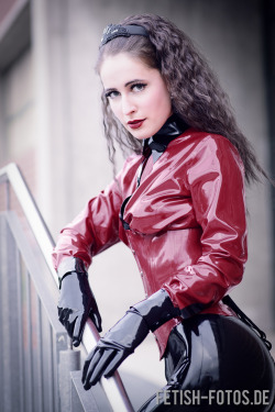 latexcrazy:  LATEXCRAZY.comhandmade latex gear from GermanyFREE