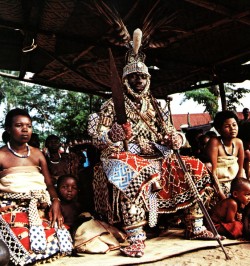 vintagecongo:  Kuba Nyim (King) in regalia, Congo by Angelo Turconi  King shit