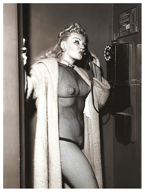 burleskateer:Lonnie Young makes an important phonecall..