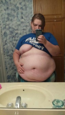 bbw-horny-hookers:  Name: KarenPictures: 56Naked pics:  Yes.Looking: