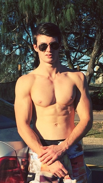 Â @beautifulandhotguyÂ @bestofshirtless