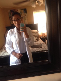niasimone:Black out for the black girls in medical school staying