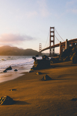 rawritsnikky:  swiftbeat:  (by Sam Alive)  Looks like baker beach