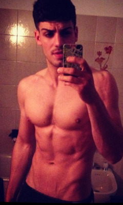 adonisarchive:  Adonis Archive | adonisarchive.tumblr.com