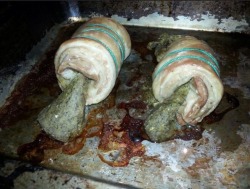impaled: trashboat:   theshittyfoodblog: The stuffed chicken