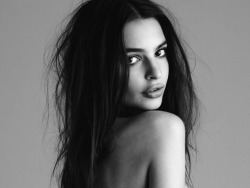 v-u-itton:Emily Ratajkowski My edit x x x 