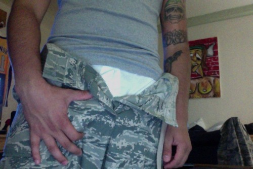 thecircumcisedmaleobsession:  22 year old straight Air Force guy stationed in San Antonio, TX He used to be stationed in South Korea for about two years, but he was recently moved to San Antonio in December.Â 